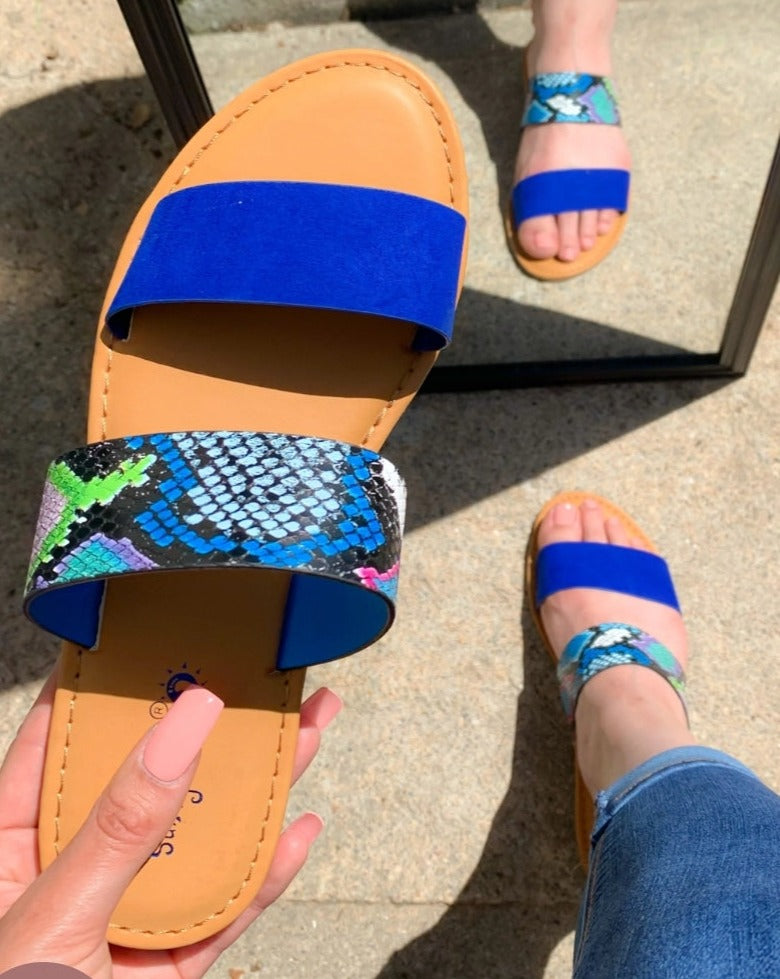 Zoo Keep Her Sandals